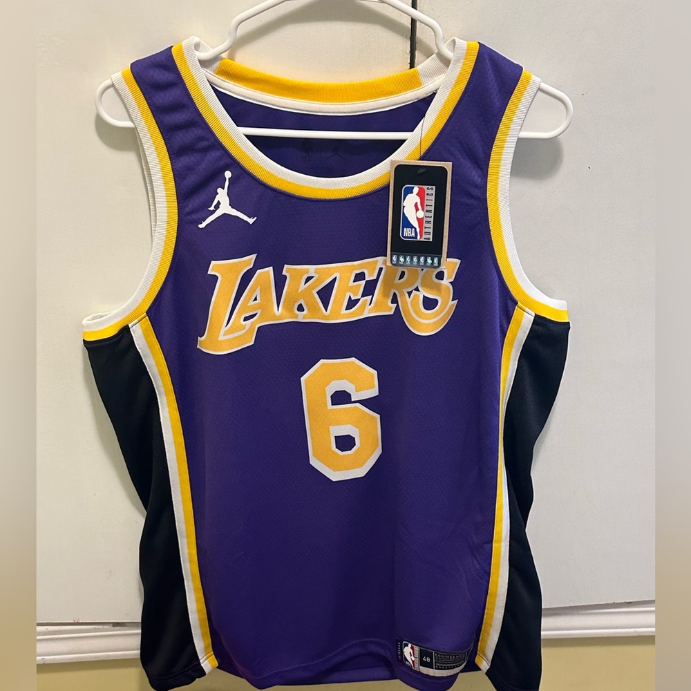 Purple Lakers Jersey - LeBron James